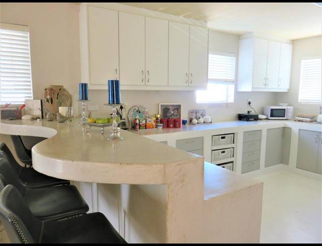 4 BEDROOM HOUSE FOR SALE IN LAGUNA SANDS